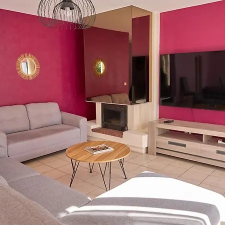 Casa de Férias Maison Spacieuse Avec Jardin